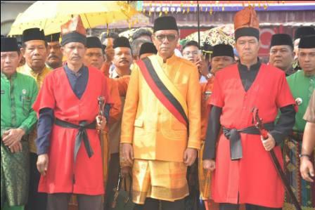 Bupati Azis Zaenal di Nobatkan Sebagai Sultan Kampar Ke XIV